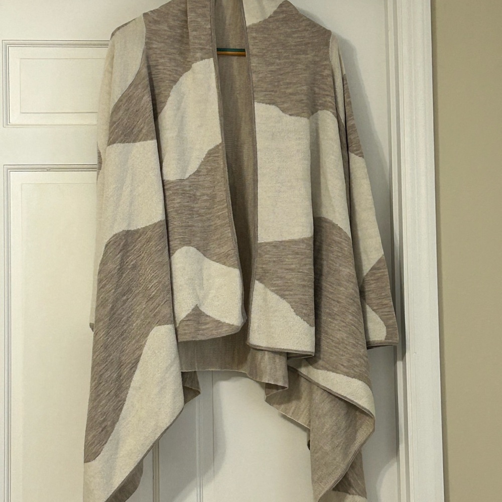 bryn Walker Tan and Cream Poncho